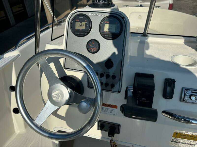 18ft Wellcraft Yacht For Sale