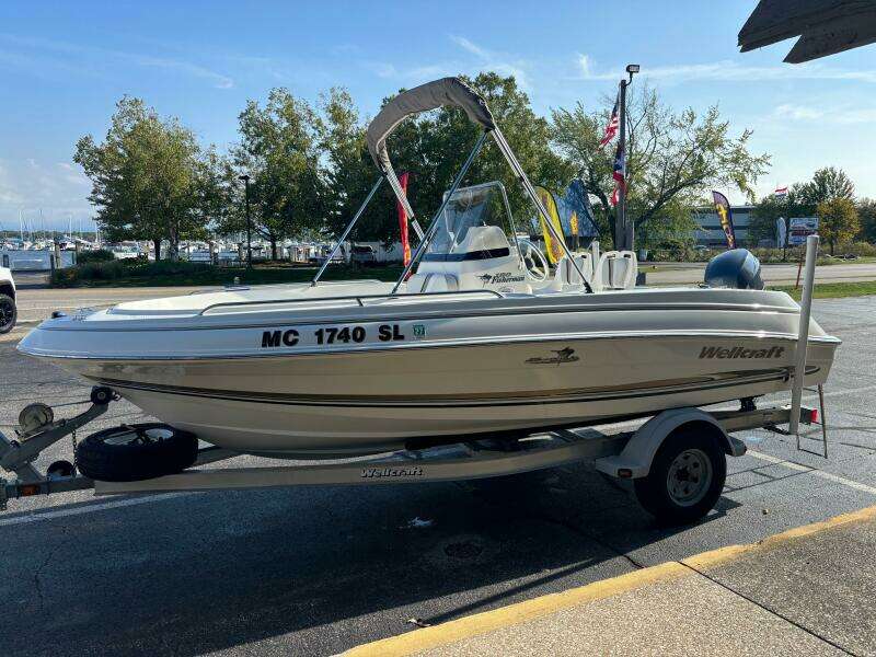18ft Wellcraft Yacht For Sale