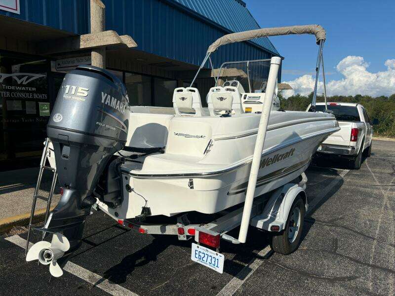 18ft Wellcraft Yacht For Sale