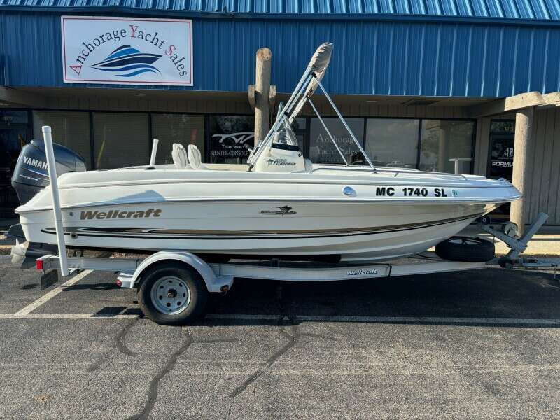 18ft Wellcraft Yacht For Sale