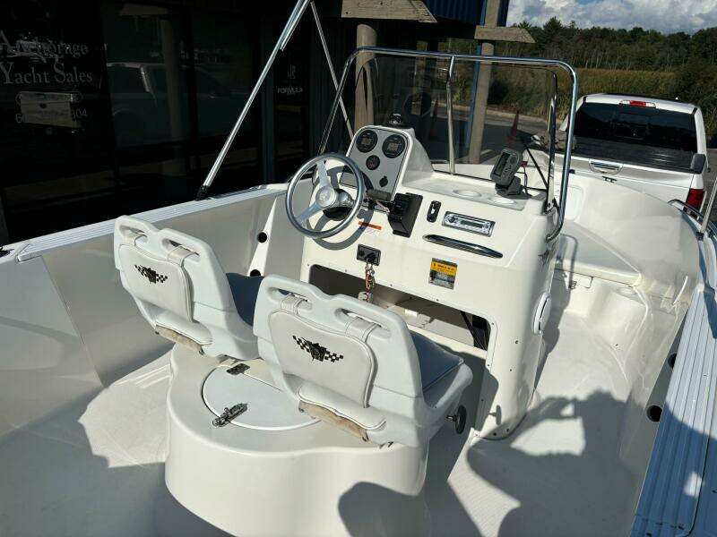 18ft Wellcraft Yacht For Sale