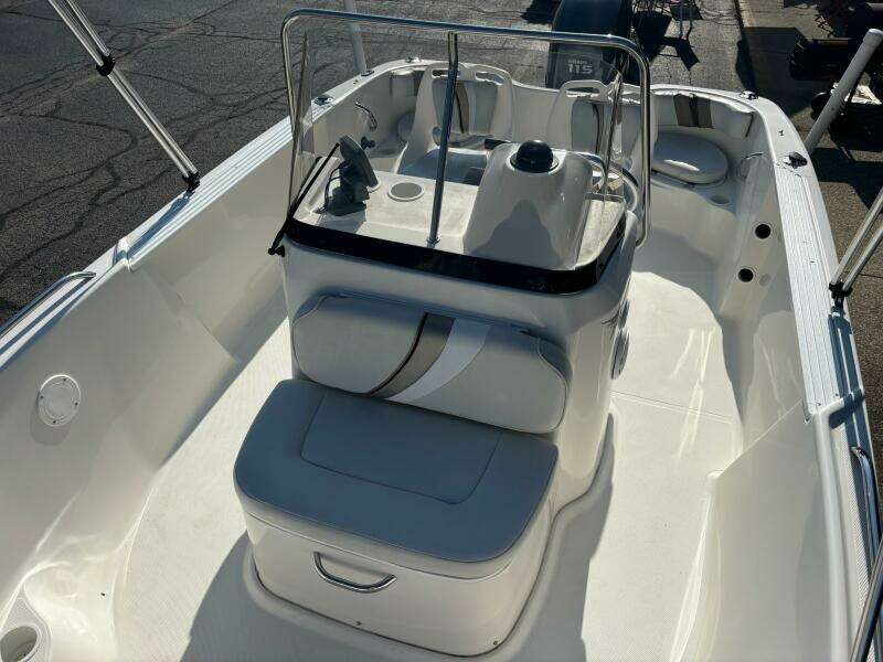 18ft Wellcraft Yacht For Sale
