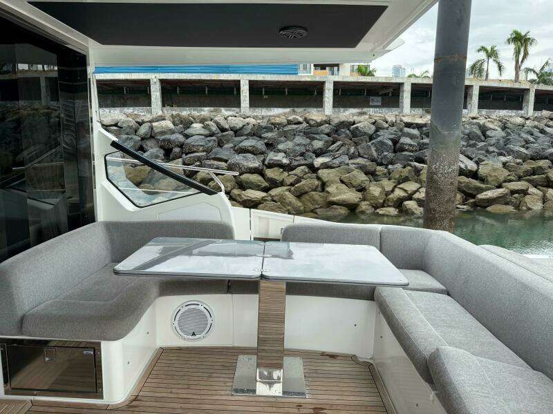 60ft Azimut Yacht For Sale