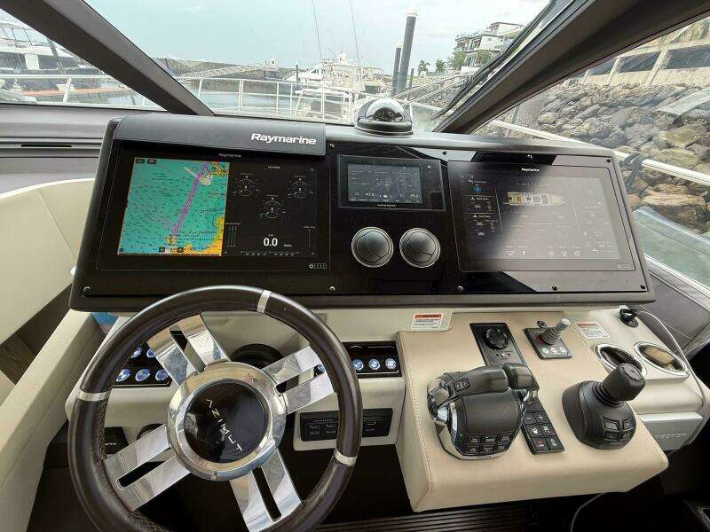 60ft Azimut Yacht For Sale