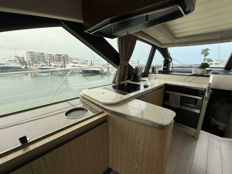 60ft Azimut Yacht For Sale