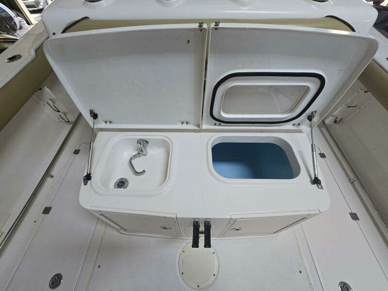 30ft Robalo Yacht For Sale