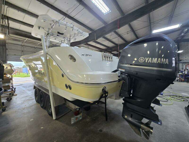 30ft Robalo Yacht For Sale