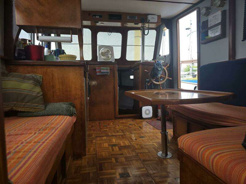 34ft Marine Trader Yacht For Sale