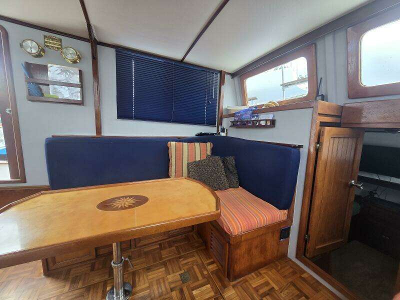 34ft Marine Trader Yacht For Sale