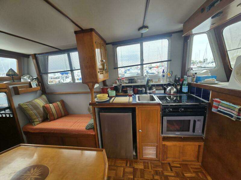 34ft Marine Trader Yacht For Sale