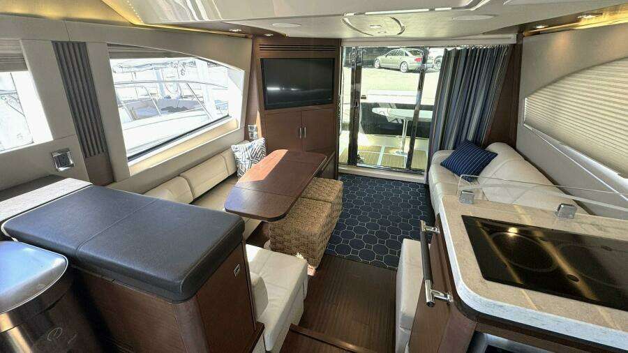 2016 Sea Ray 510 Fly 'Bateau d’Amis' - Salon
