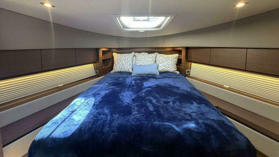 Sea Ray 510 Fly 'Bateau d’Amis' - Guest VIP Stateroom