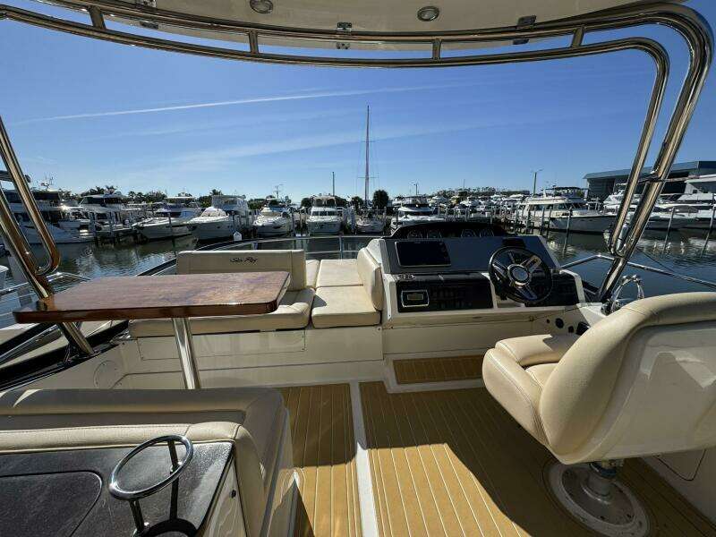 2016 Sea Ray 510 Fly 'Bateau d’Amis' - Flybridge