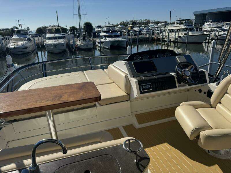 2016 Sea Ray 510 Fly 'Bateau d’Amis' - Flybridge