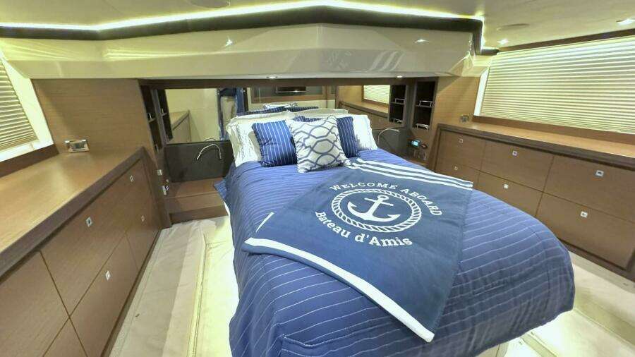 2016 Sea Ray 510 Fly 'Bateau d’Amis' - Master Stateroom