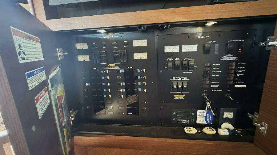 Sea Ray 510 Fly 'Bateau d’Amis' - Control Panel