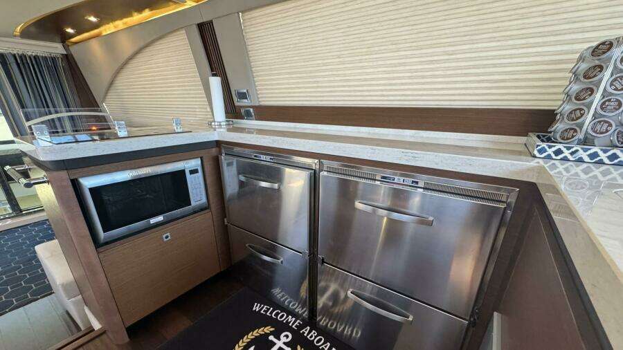 2016 Sea Ray 510 Fly 'Bateau d’Amis' - Galley