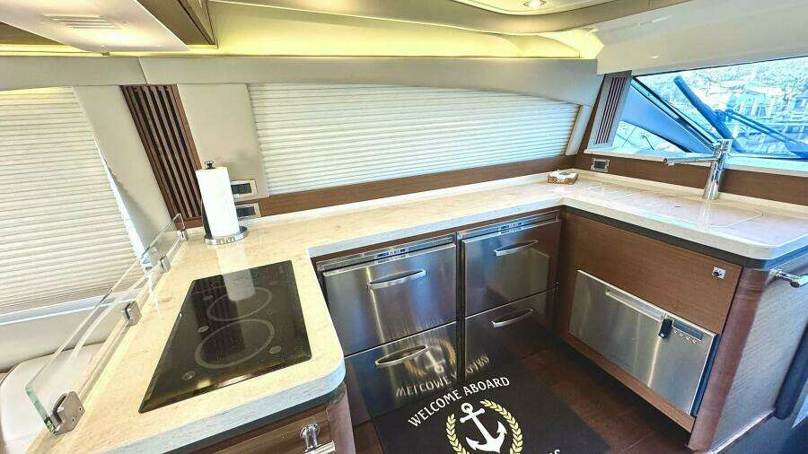 2016 Sea Ray 510 Fly 'Bateau d’Amis' - Galley