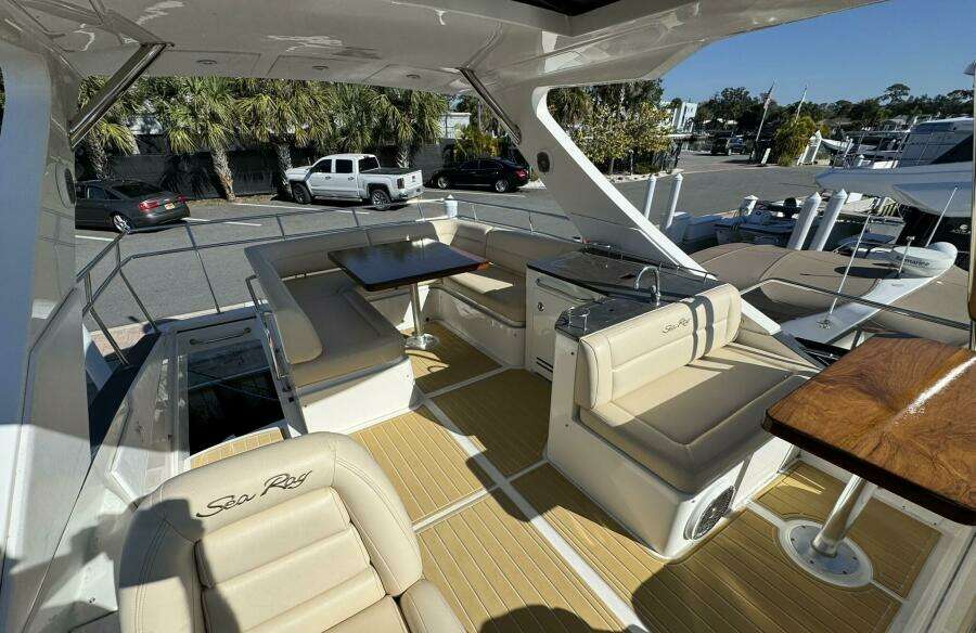 2016 Sea Ray 510 Fly 'Bateau d’Amis' - Flybridge