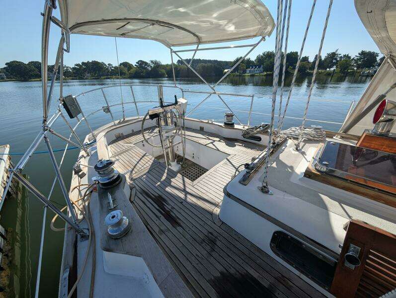 Outrageous 43ft Mason Yacht For Sale