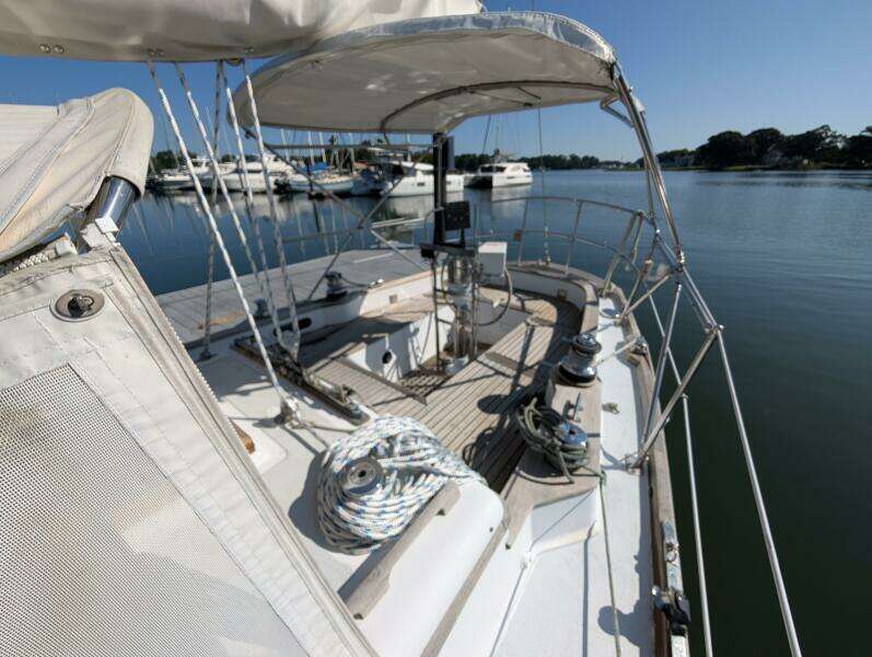 Outrageous 43ft Mason Yacht For Sale