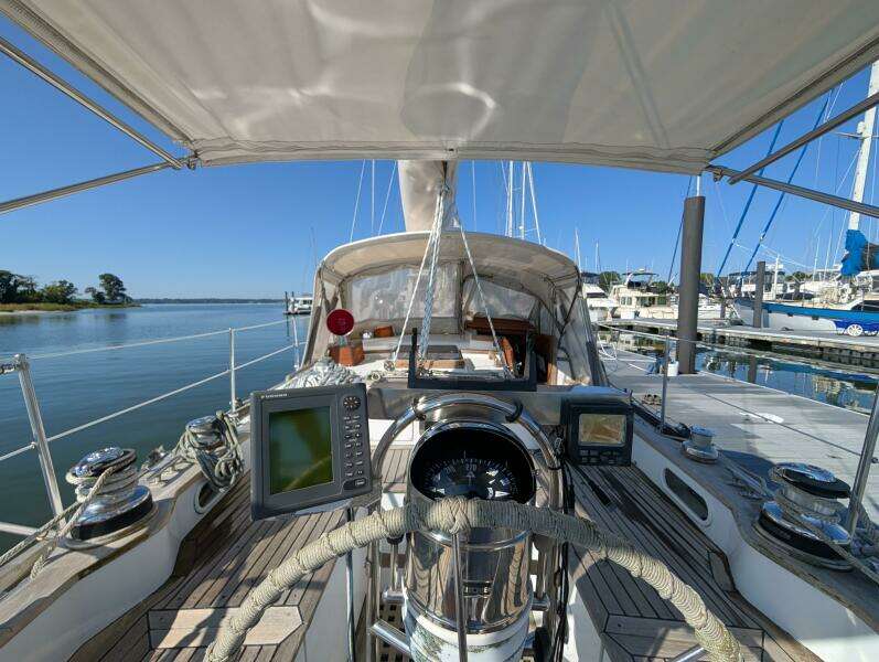 Outrageous 43ft Mason Yacht For Sale