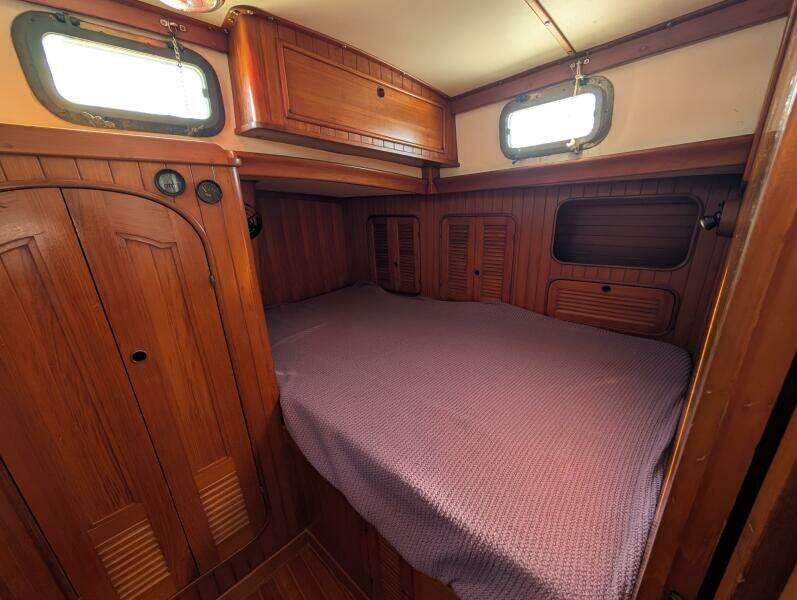 Outrageous 43ft Mason Yacht For Sale