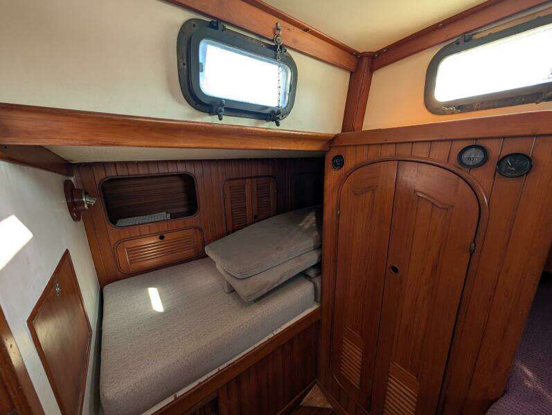 Outrageous 43ft Mason Yacht For Sale