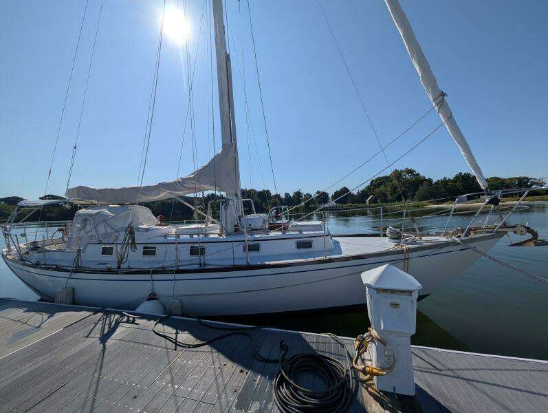 Outrageous 43ft Mason Yacht For Sale