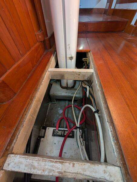 Outrageous 43ft Mason Yacht For Sale