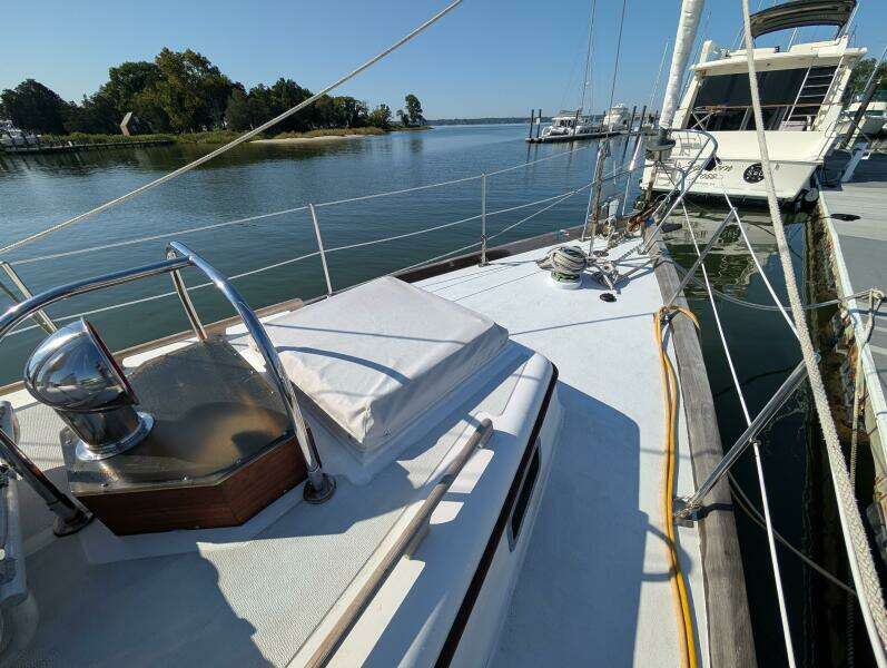 Outrageous 43ft Mason Yacht For Sale