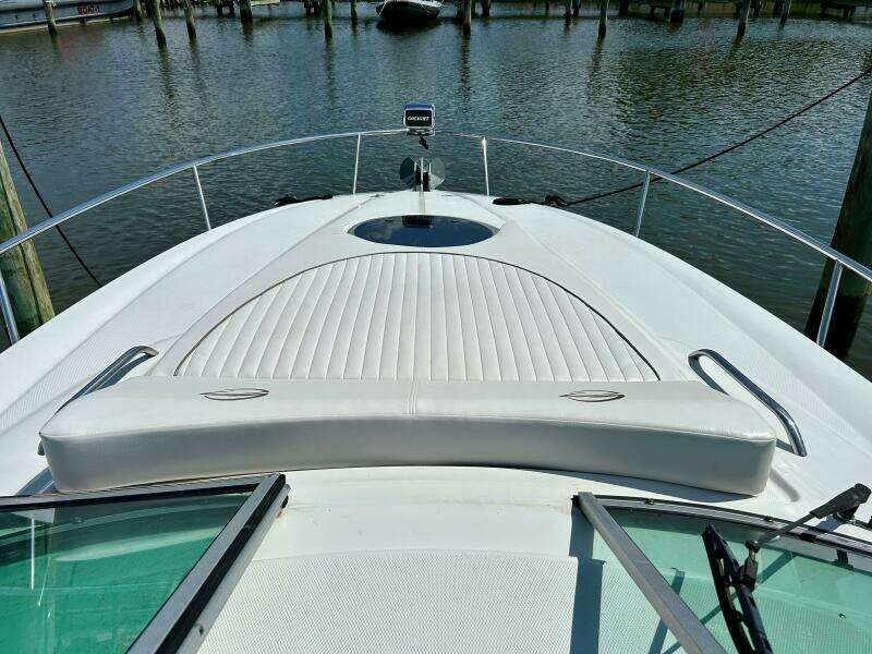 28ft Crownline Yacht For Sale