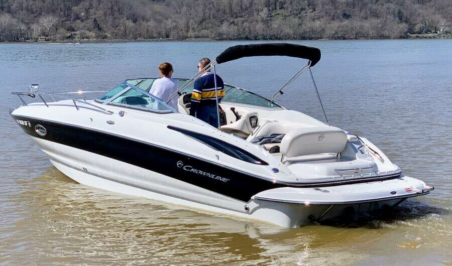 28ft Crownline Yacht For Sale
