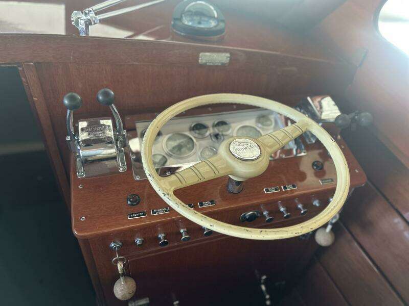 30ft Prowler Yacht For Sale