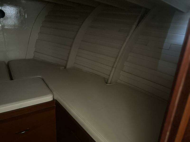 30ft Prowler Yacht For Sale