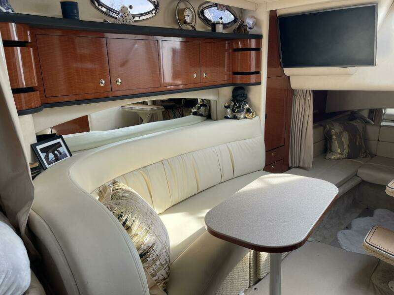 30ft Sea Ray Yacht For Sale