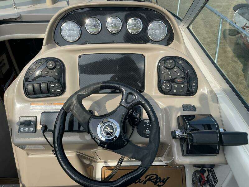 30ft Sea Ray Yacht For Sale