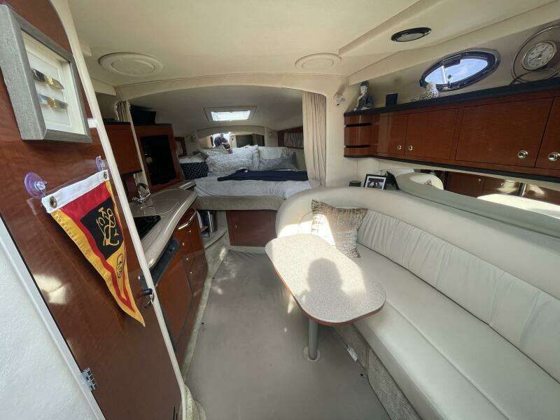 30ft Sea Ray Yacht For Sale
