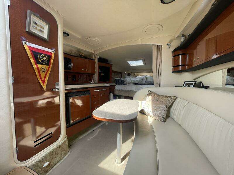 30ft Sea Ray Yacht For Sale