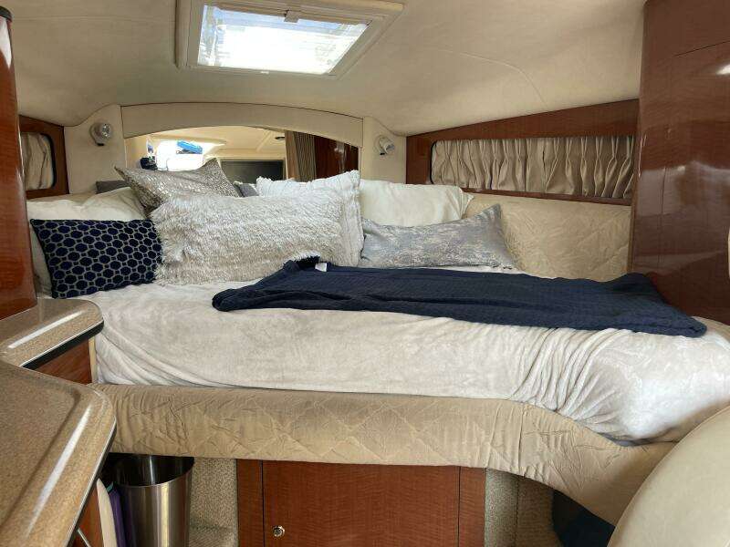 30ft Sea Ray Yacht For Sale