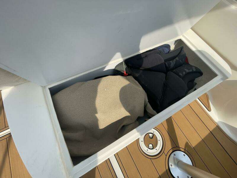 30ft Sea Ray Yacht For Sale