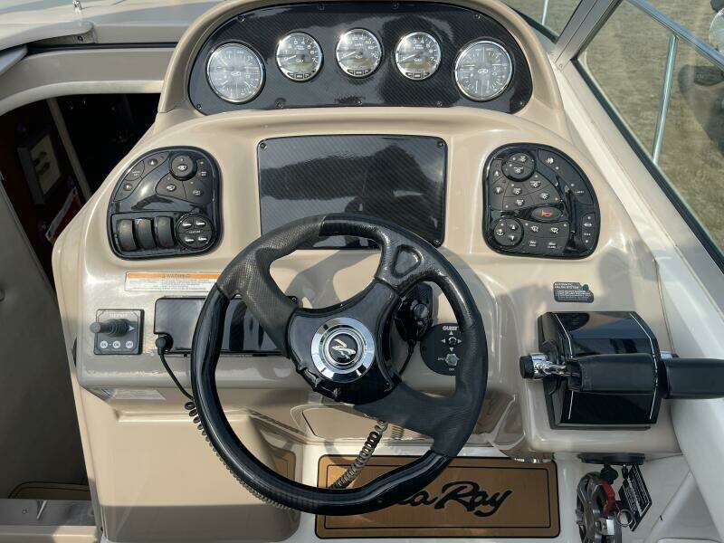 30ft Sea Ray Yacht For Sale