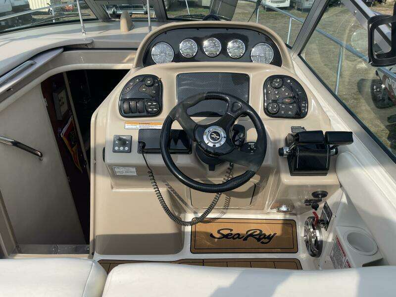 30ft Sea Ray Yacht For Sale