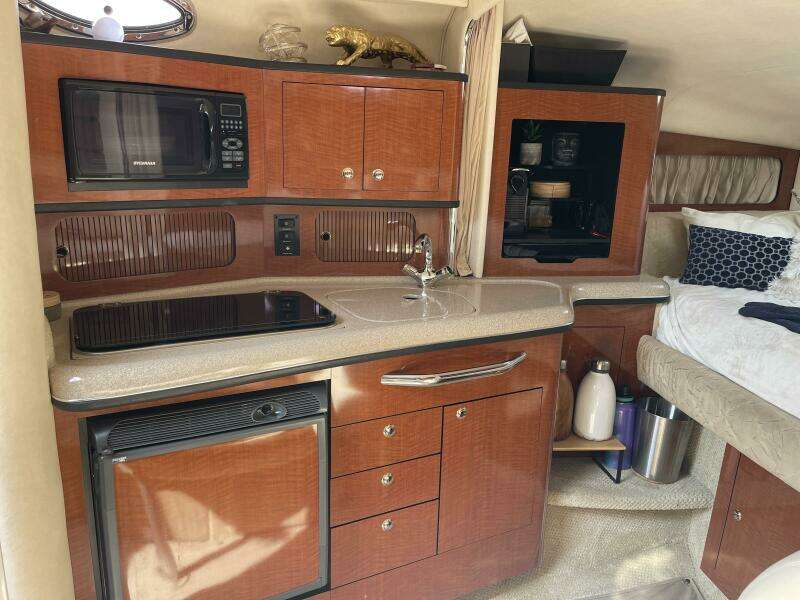 30ft Sea Ray Yacht For Sale