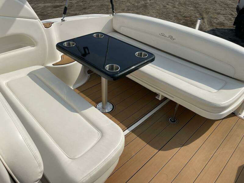 30ft Sea Ray Yacht For Sale