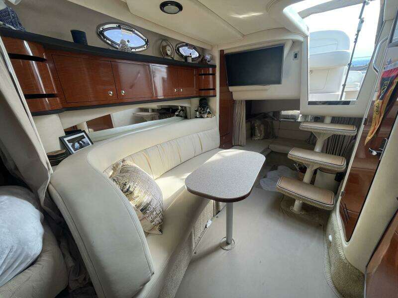 30ft Sea Ray Yacht For Sale