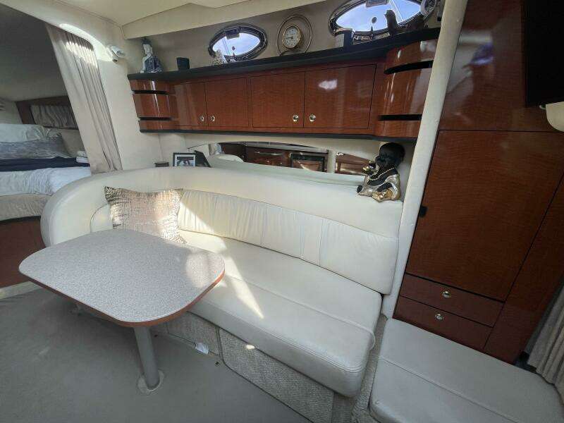 30ft Sea Ray Yacht For Sale