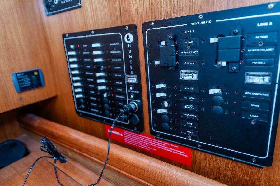 Pharma Sea 36ft Hunter Yacht For Sale