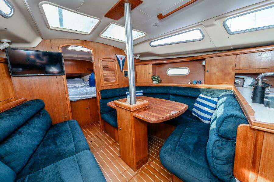 Pharma Sea 36ft Hunter Yacht For Sale