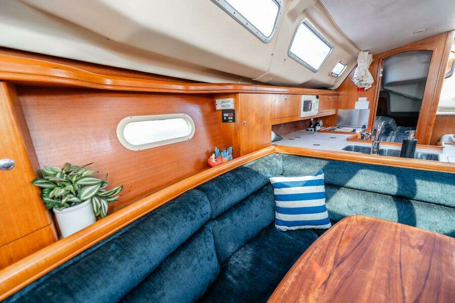 Pharma Sea 36ft Hunter Yacht For Sale